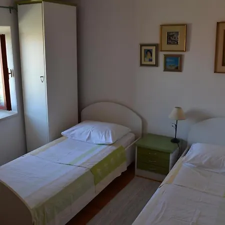 14737b * スティヴァン